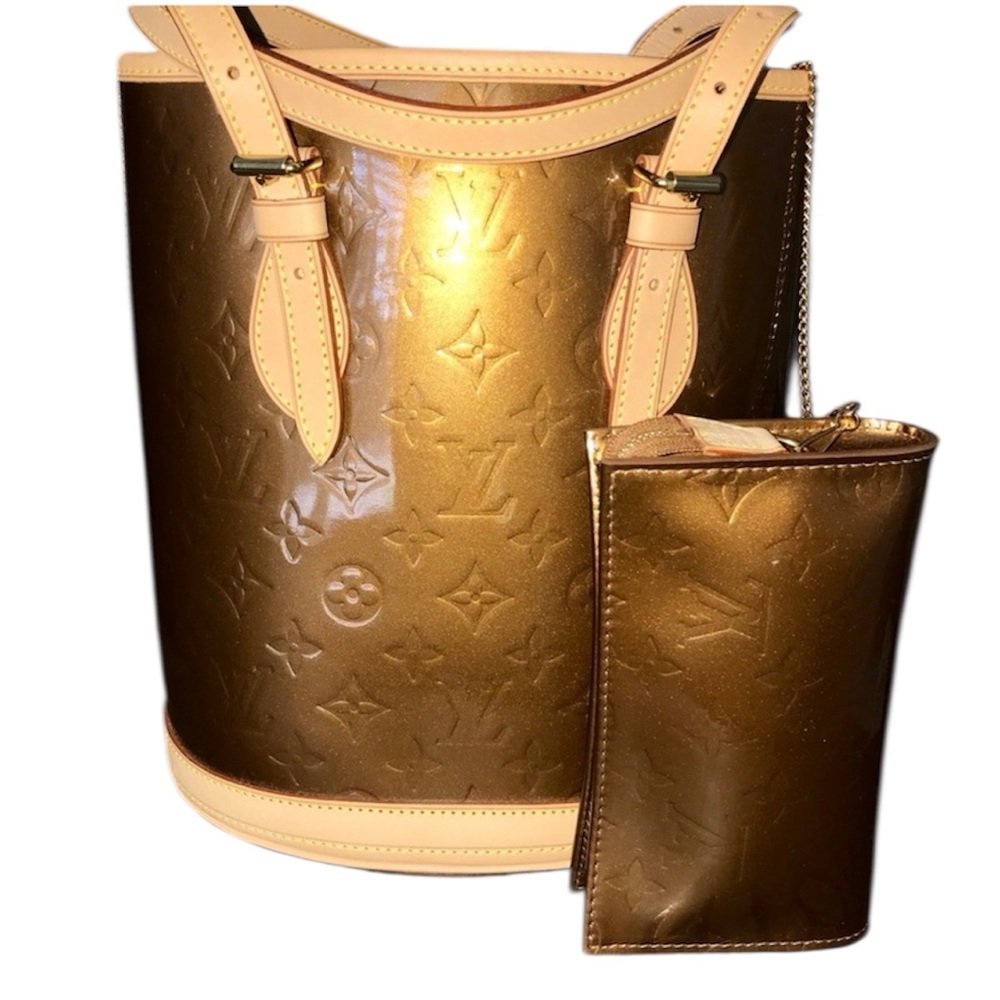 New Louis Vuitton Bronze Monogram Vernis Petite Bucket
